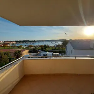 https://emma-demarin-apartmens.in-istria.net